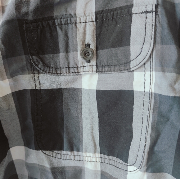 Van's Men's Short Sleeve Collared Button Up Shirt, Gray Plaid, Size M. - Picture 4 of 11